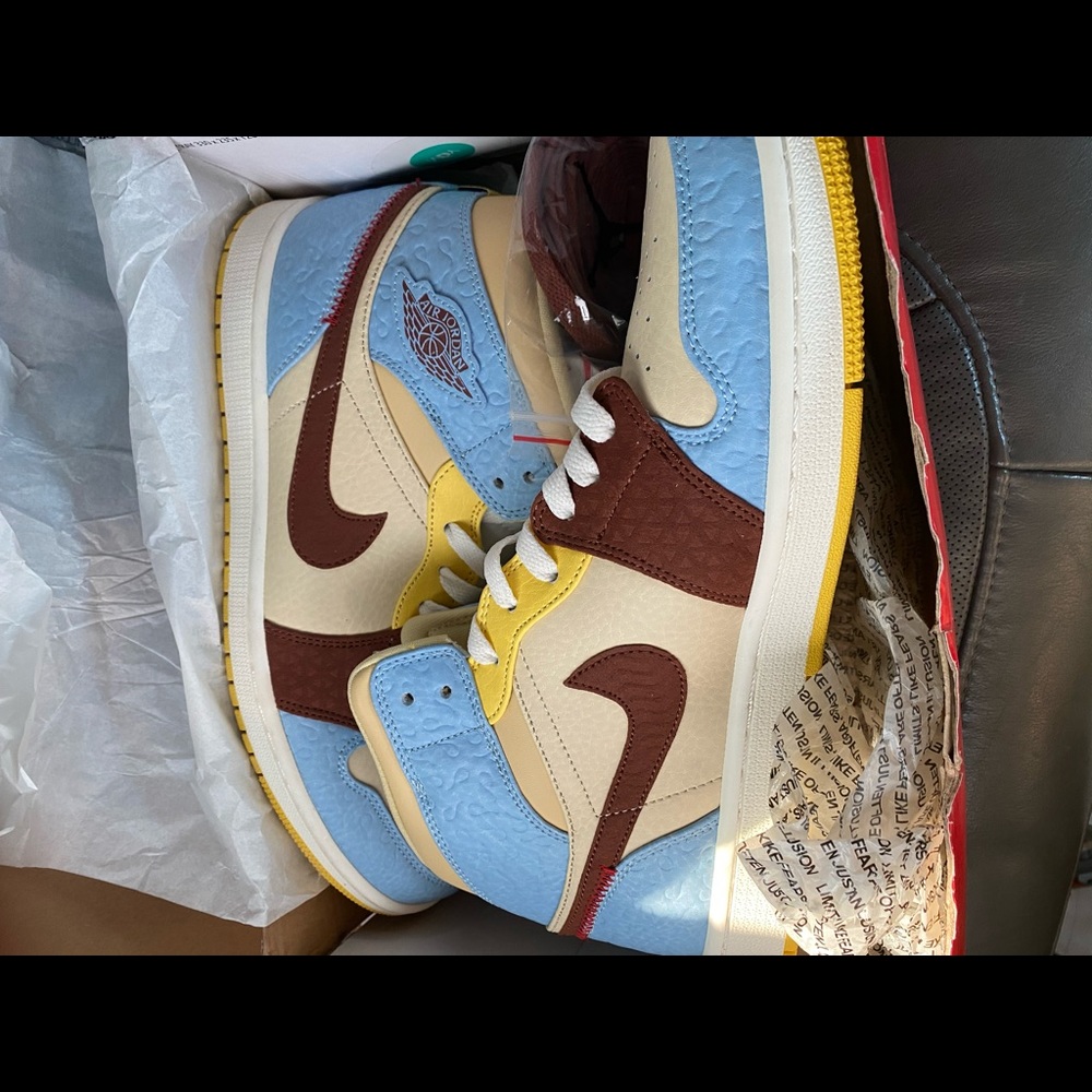 Jordan 1 Mid